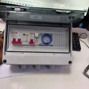 Coffret électrique avec disjoncteurs et minuterie