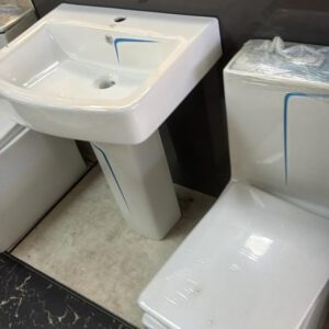 Ensemble lavabo et WC blanc liseré bleu